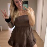 Jerica Zupan po ločitvi ujeta na motorju z …