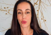 Eno leto po poroki Tina Gaber le pokazala, kaj Robert Golob počne z njo Tina-Gaber