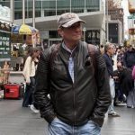 Borut Pahor skupaj s slovensko mlado misico v strastnem objemu, ujeli so ju v objektiv
