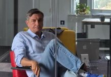 Borut Pahor se je znašel v stiski